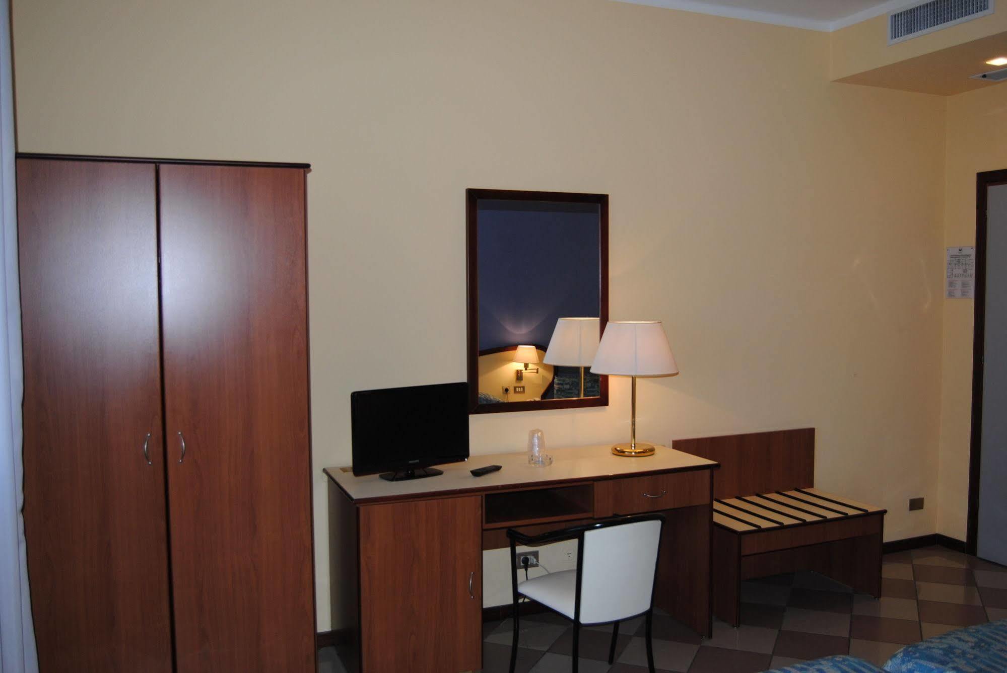 Hotel La Fenice Formigine Ngoại thất bức ảnh