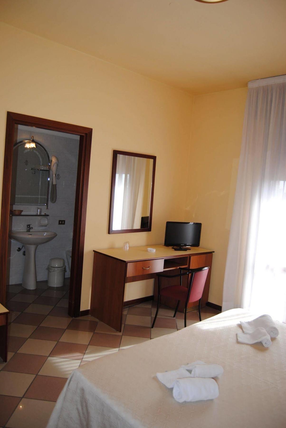 Hotel La Fenice Formigine Ngoại thất bức ảnh