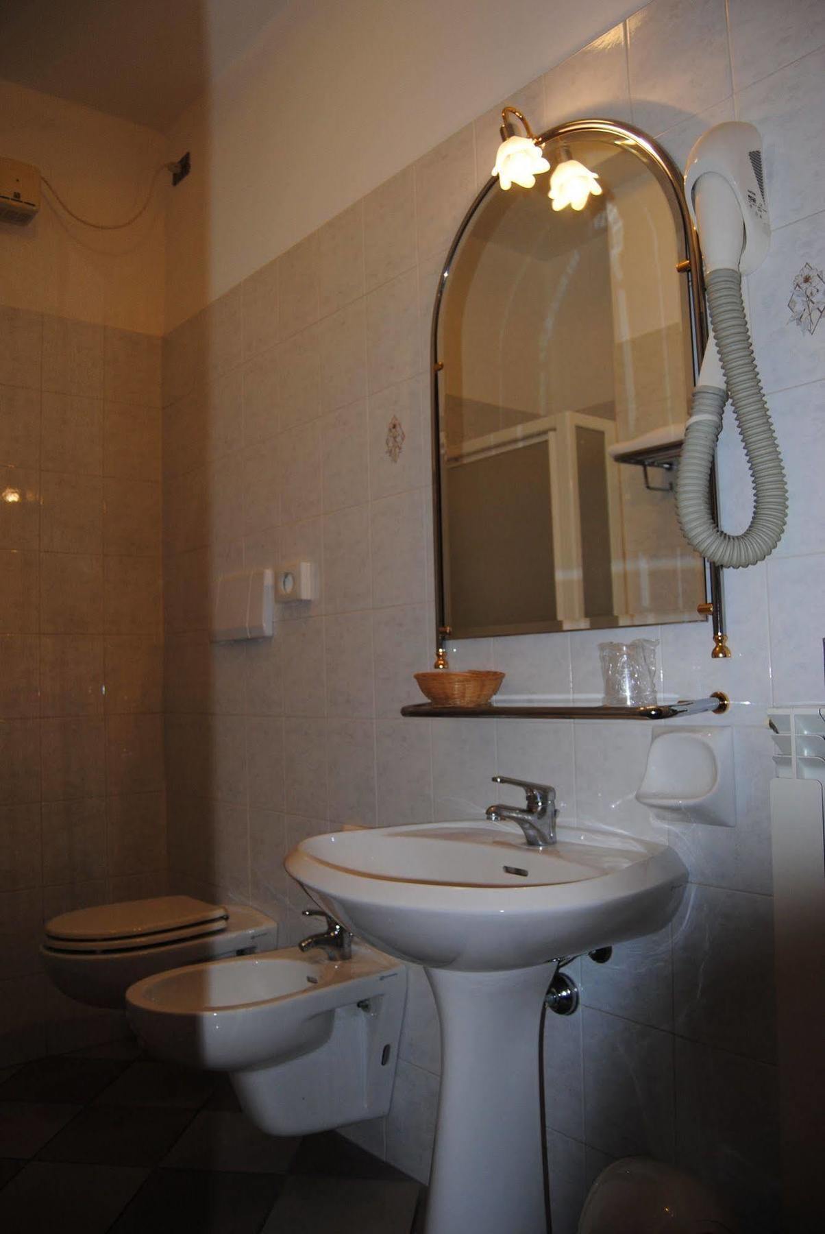 Hotel La Fenice Formigine Ngoại thất bức ảnh