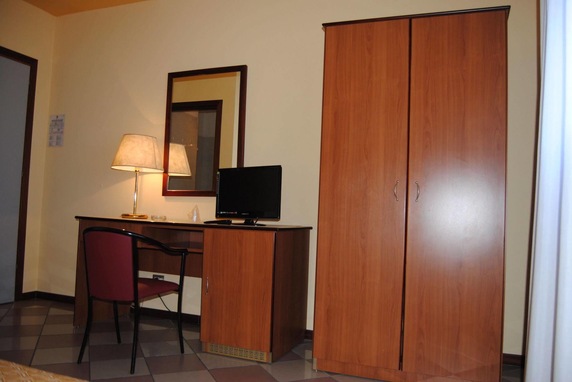 Hotel La Fenice Formigine Ngoại thất bức ảnh