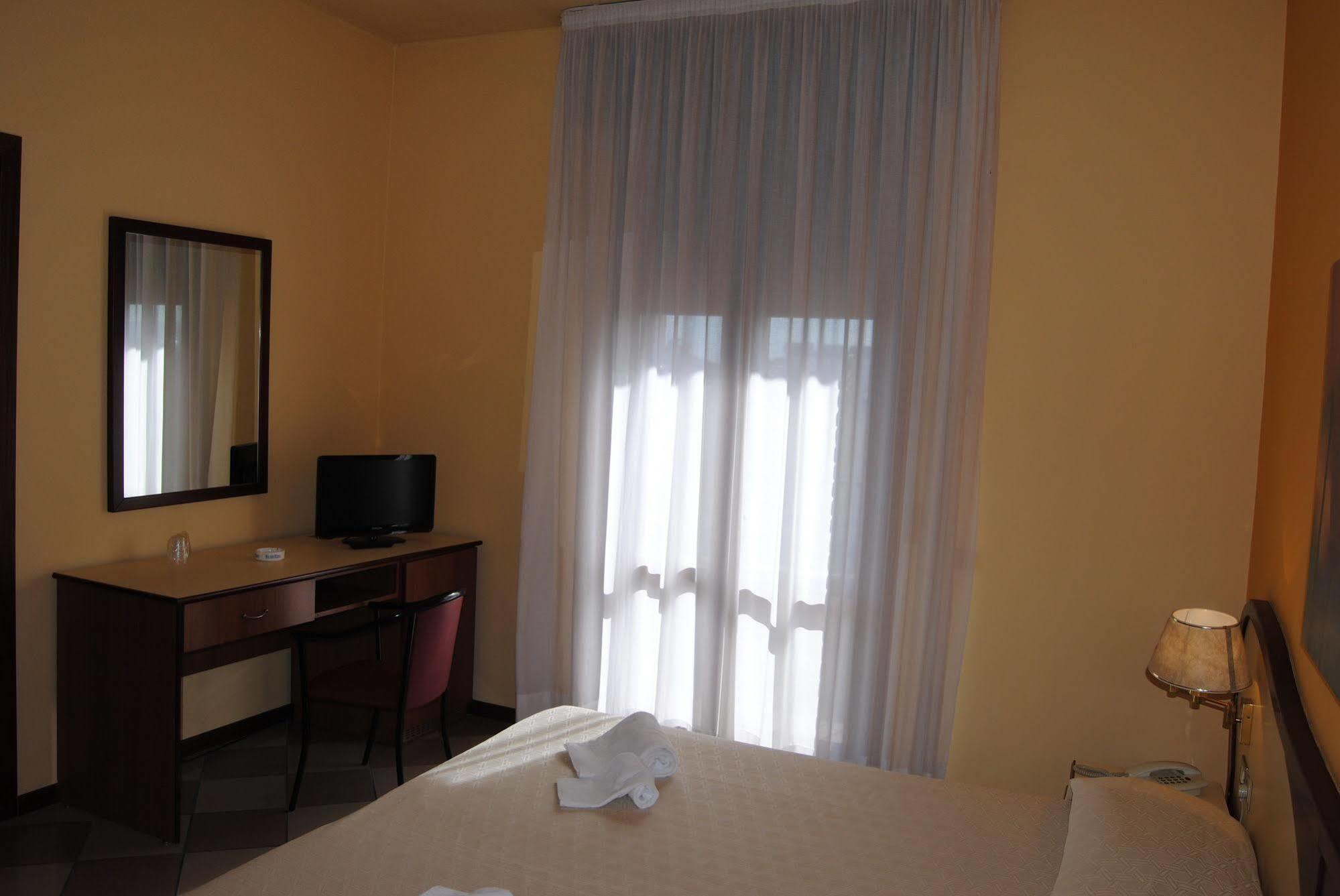 Hotel La Fenice Formigine Ngoại thất bức ảnh