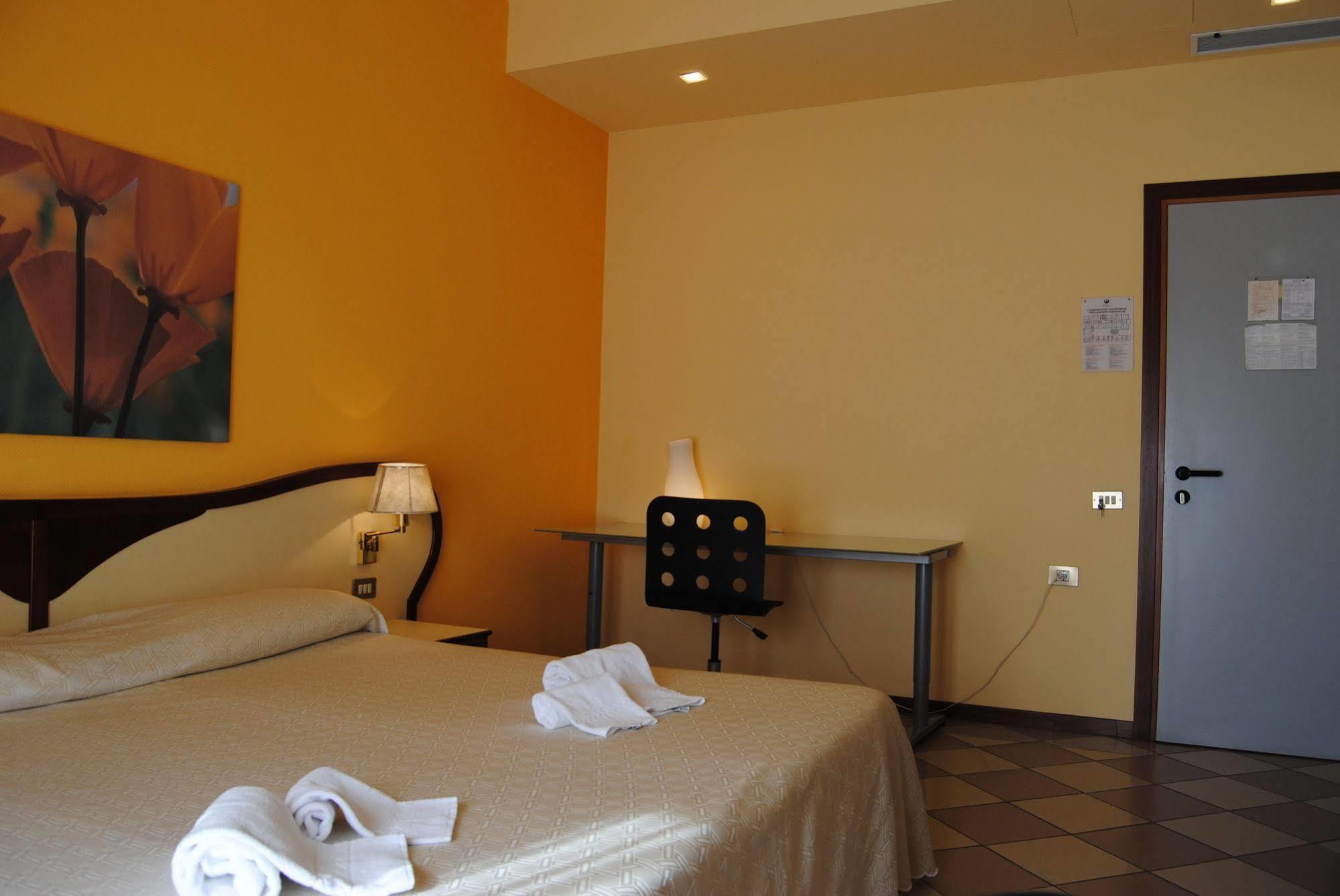 Hotel La Fenice Formigine Ngoại thất bức ảnh
